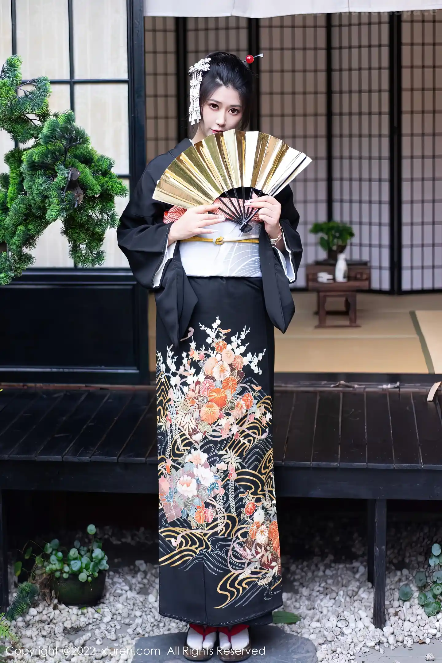 图片[3]-[XiuRen秀人网] VOL.5932 模特laura阿姣性感深色日式和服半脱秀柔美身材迷人诱惑写真74P-秀人网官方网站